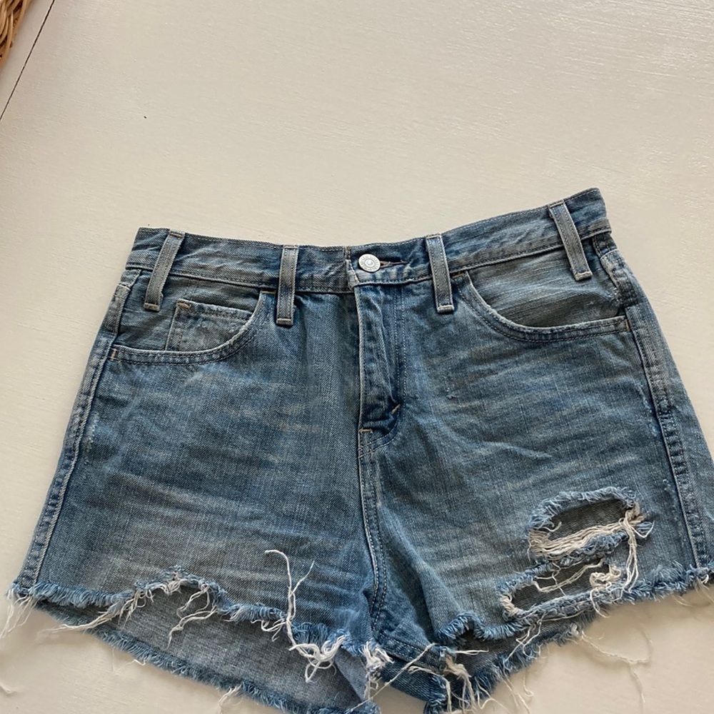 Levi’s high waisted zip fly cut off shorts